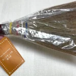 100均セリアミニナチュラルほうき