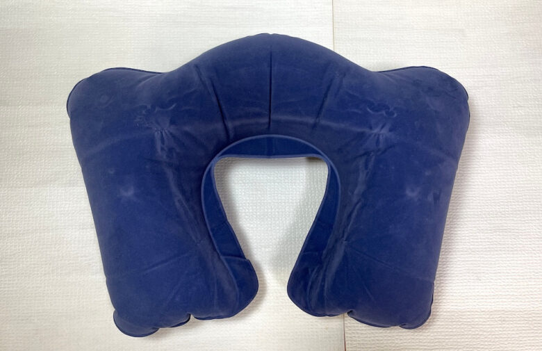 空気を入れたエアー枕