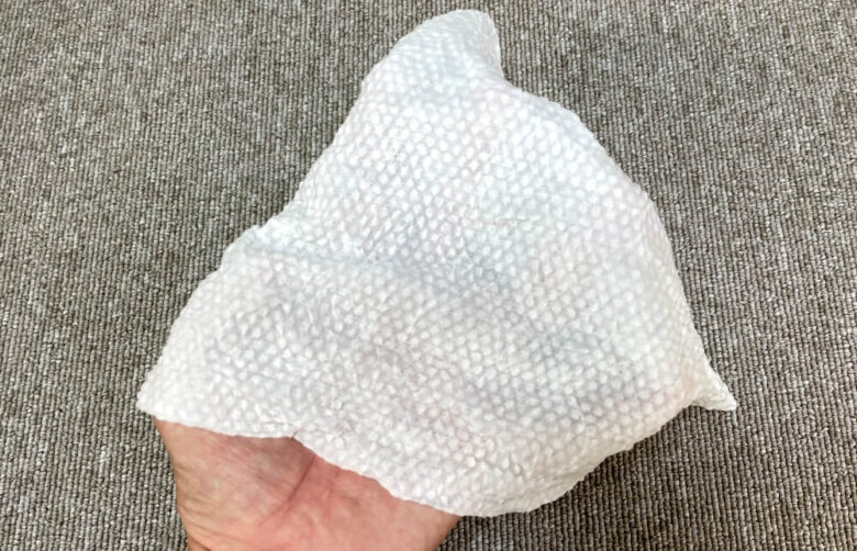 広げた圧縮タオル
