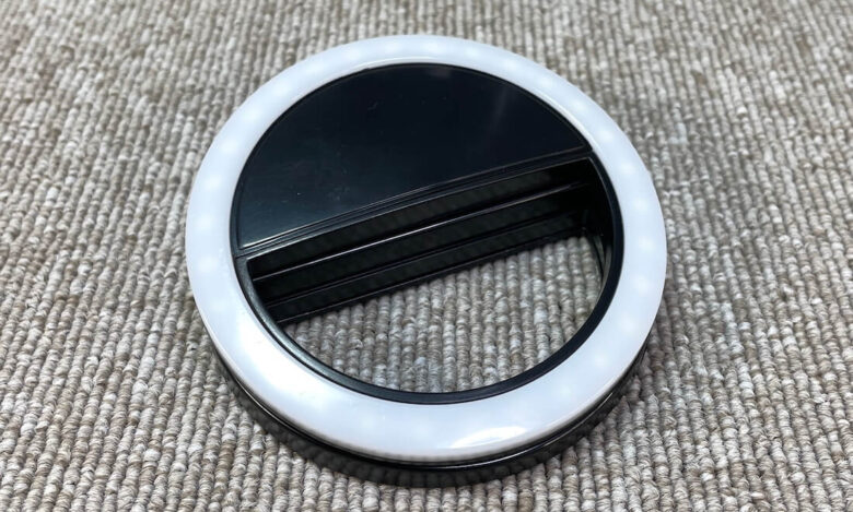 ダイソー自撮り用ライト