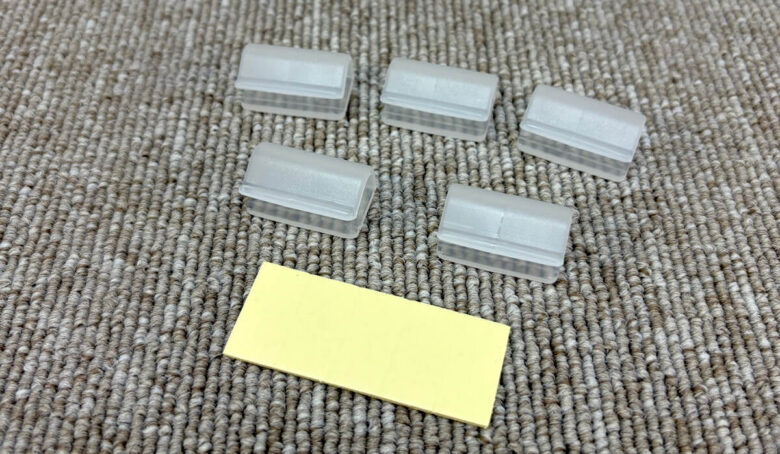 100均ダイソーコードフック5つ