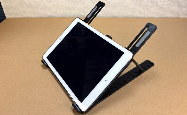 タブレットスタンドとiPad