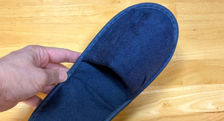 パイル地のスリッパ