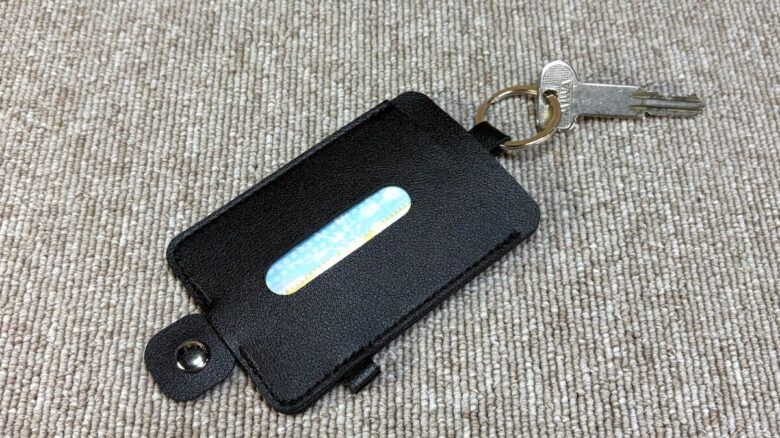 カードと鍵を収納