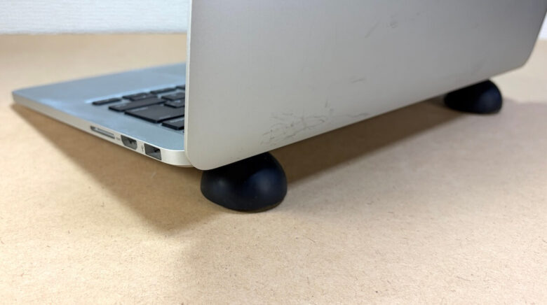 ダイソーのスタンドとマック