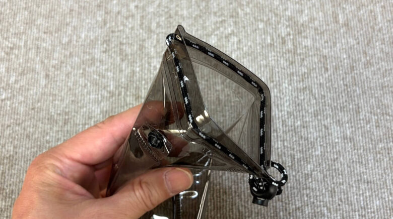 傘カバーの口元